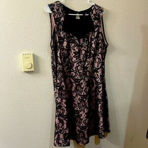 Women’s pink and black midi dress